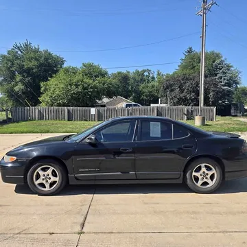 1999 Pontiac Grand Prix GT Sedan 4D