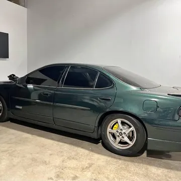 1999 Pontiac Grand Prix GTP Sedan 4D