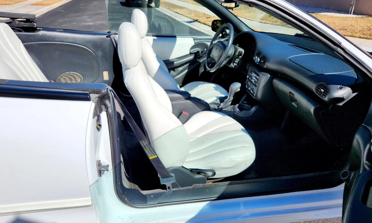 1999 Pontiac Sunfire - Image 16 of 20