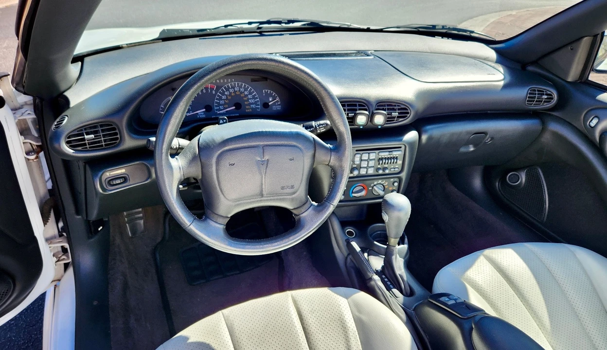 1999 Pontiac Sunfire - Image 12 of 20