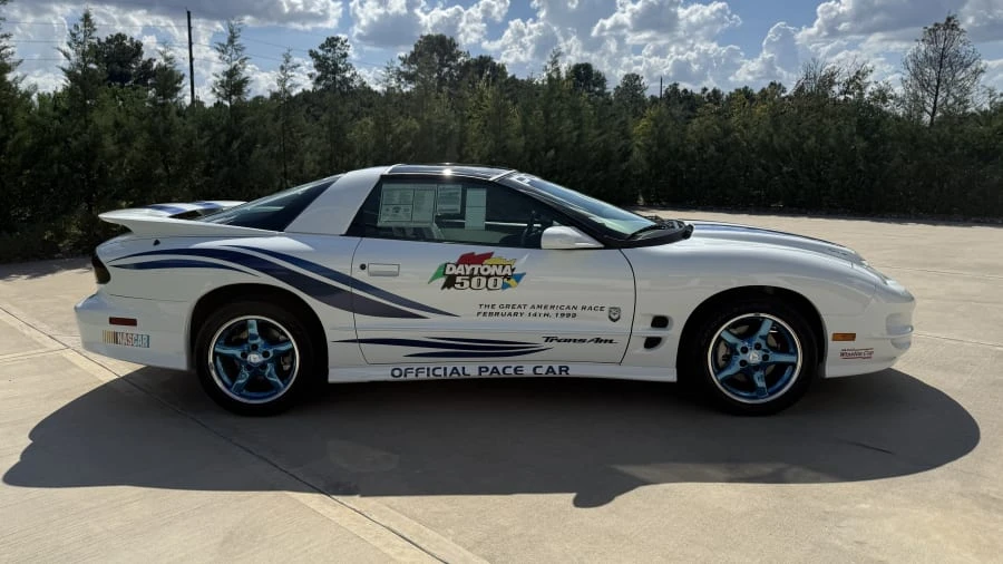 1999 Pontiac Firebird Trans Am 4th Gen - Image 2 of 31