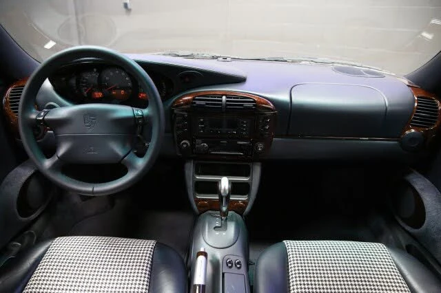 1999 Porsche 996 Carrera - Image 10 of 31