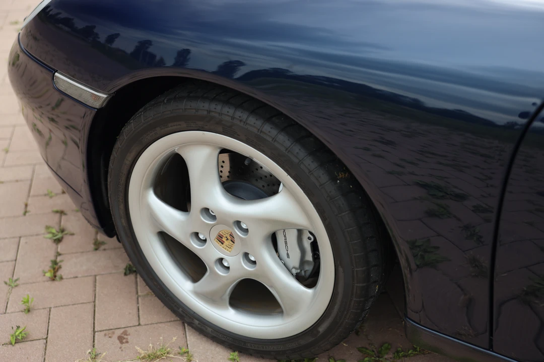 1999 Porsche 996 Carrera 4 - Image 20 of 31