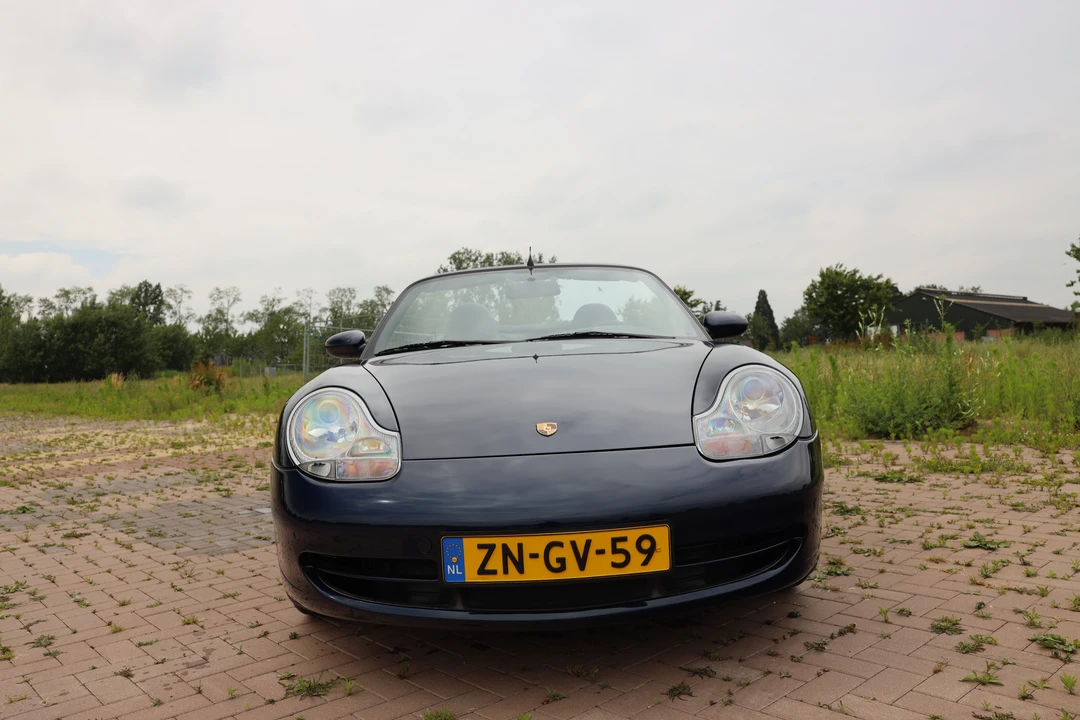1999 Porsche 996 Carrera 4 - Image 8 of 31