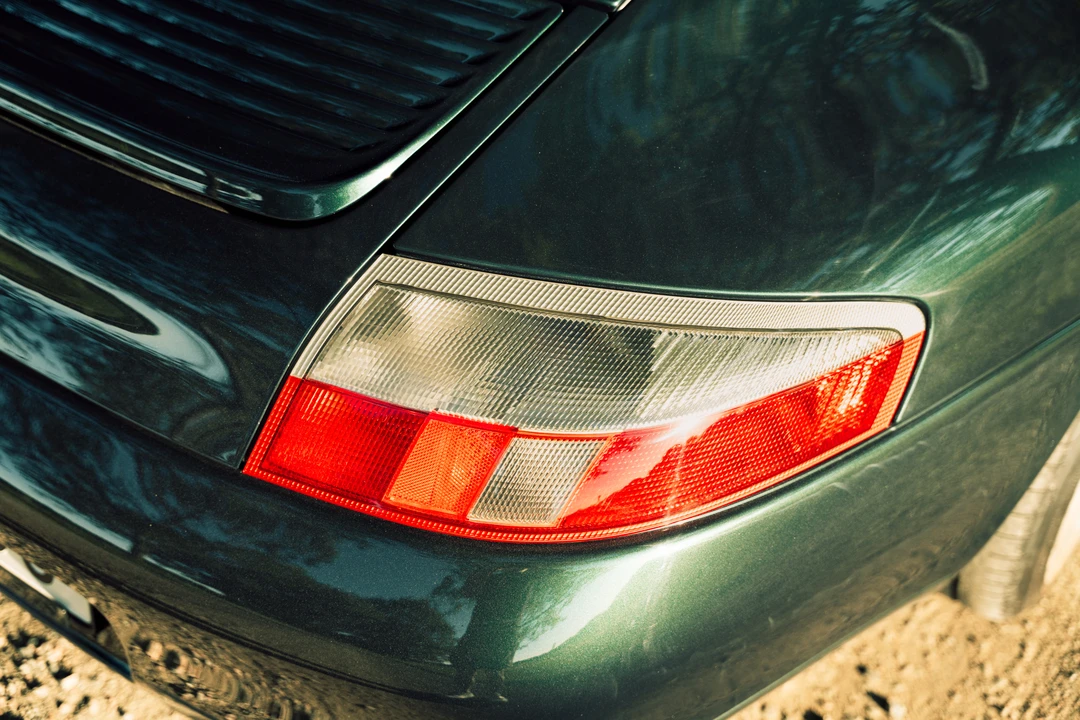 1999 Porsche 996 Carrera - Image 17 of 31