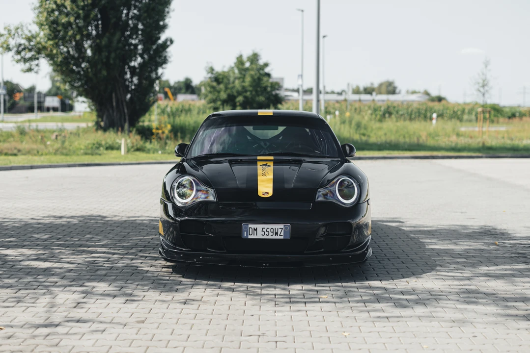 2001 Porsche 996 Carrera - Image 2 of 31