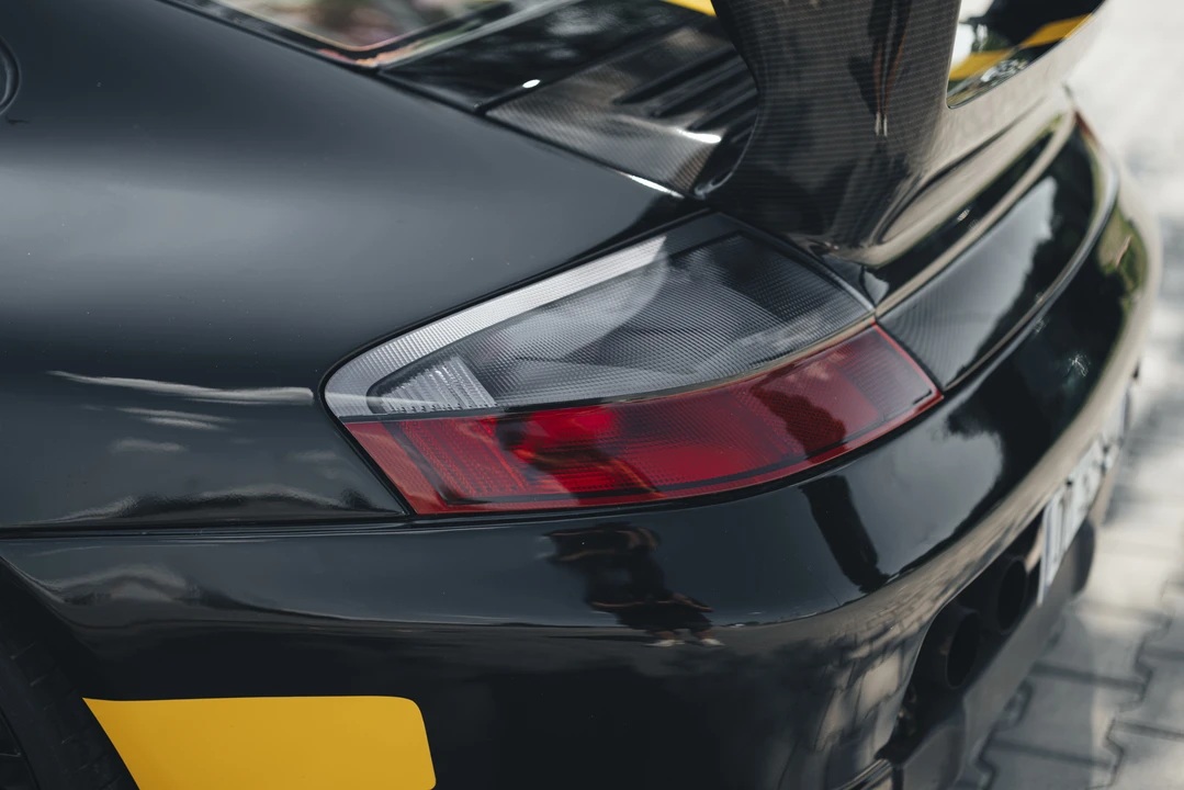 2001 Porsche 996 Carrera - Image 25 of 31