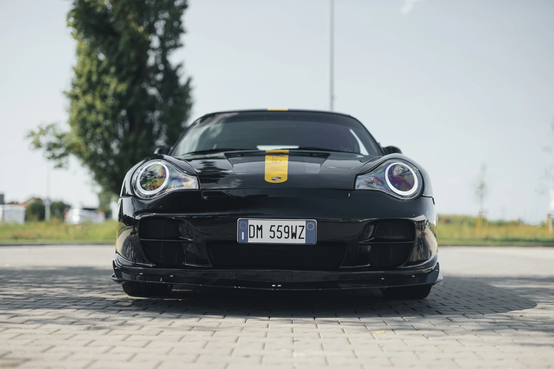 2001 Porsche 996 Carrera - Image 10 of 31