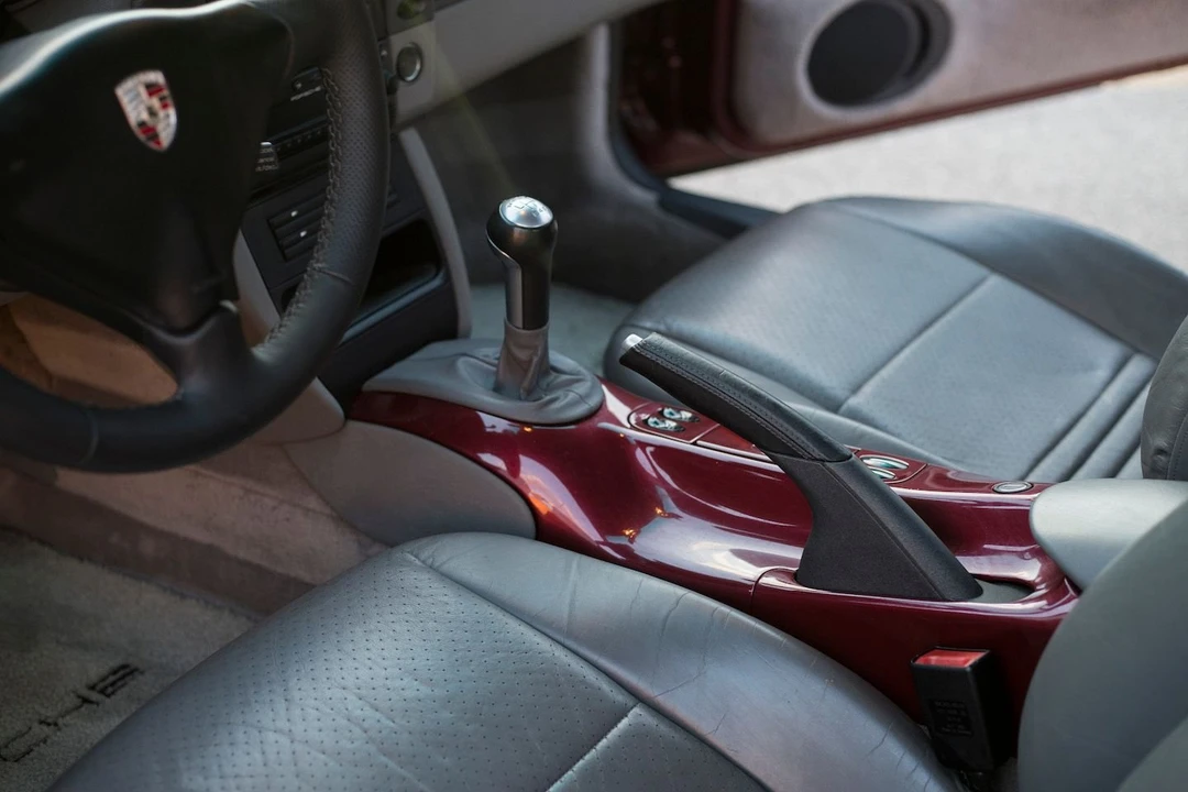 1999 Porsche 996 Carrera - Image 27 of 31