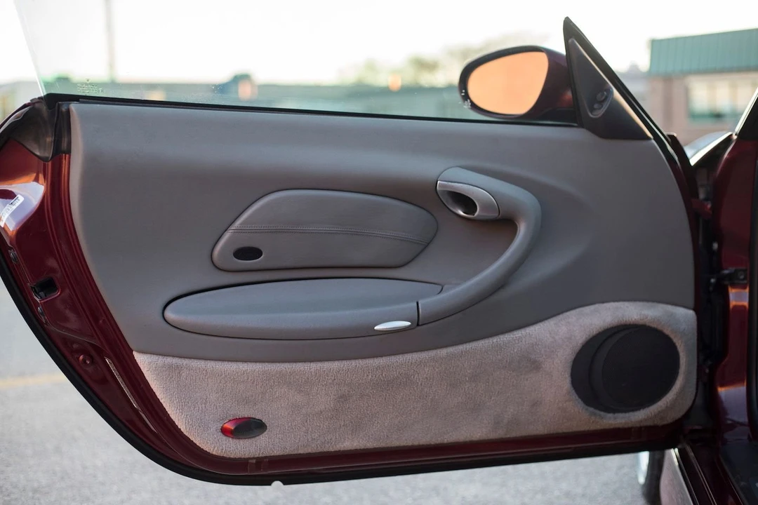 1999 Porsche 996 Carrera - Image 25 of 31