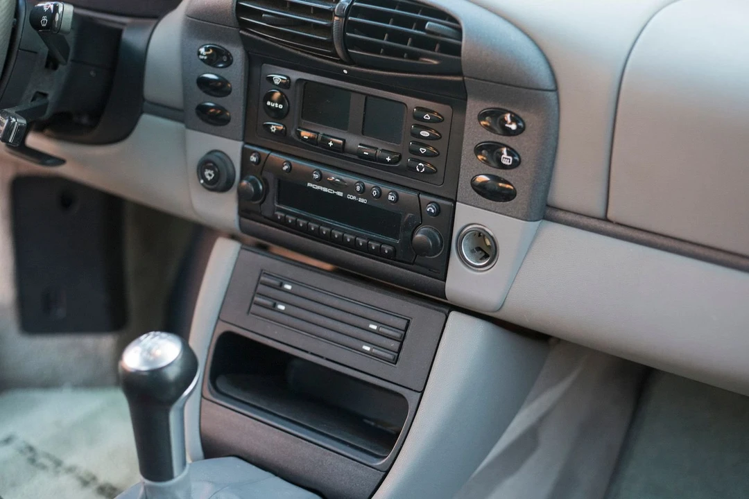 1999 Porsche 996 Carrera - Image 18 of 31