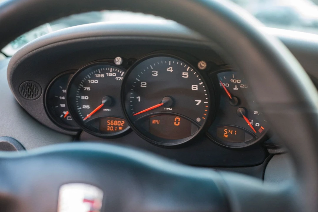 1999 Porsche 996 Carrera - Image 17 of 31
