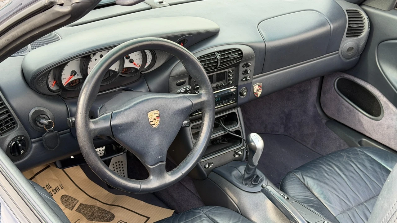 1999 Porsche 996 Carrera - Image 27 of 31