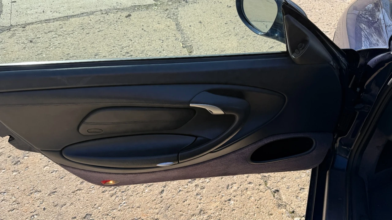 1999 Porsche 996 Carrera - Image 8 of 31