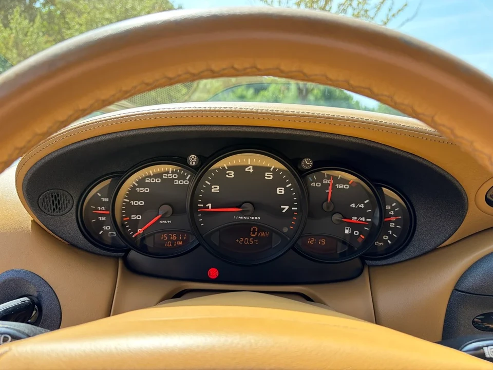 1999 Porsche 996 Carrera - Image 23 of 30