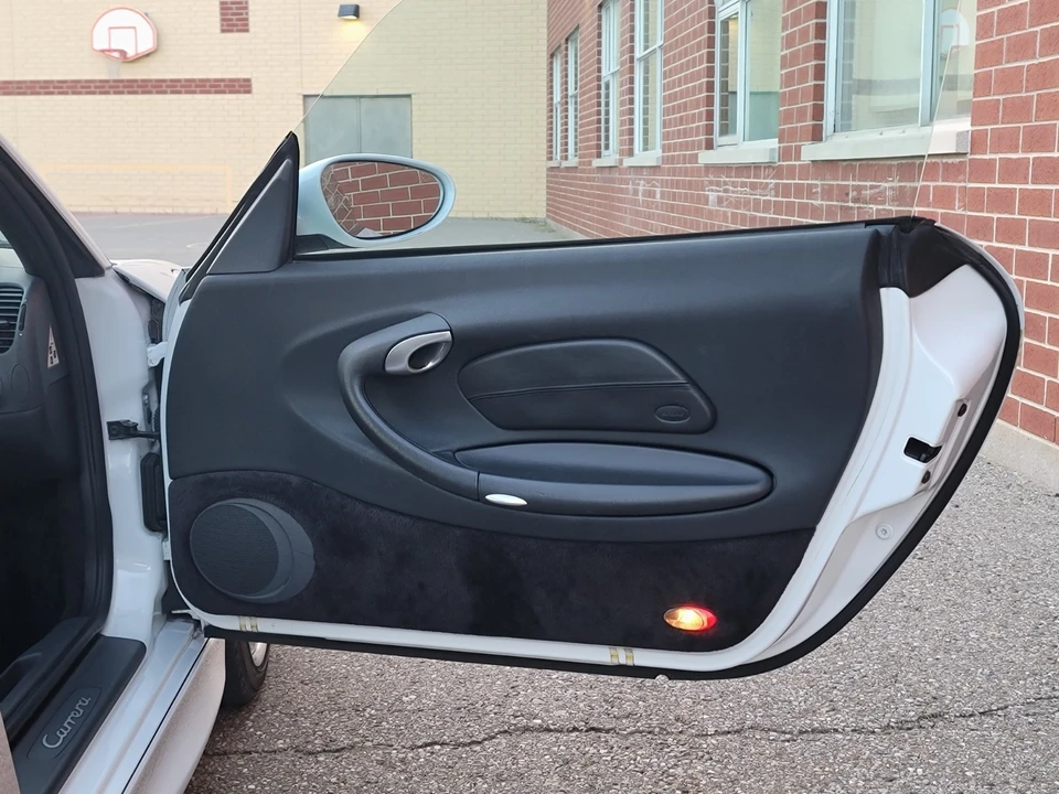 1999 Porsche 996 Carrera - Image 16 of 30
