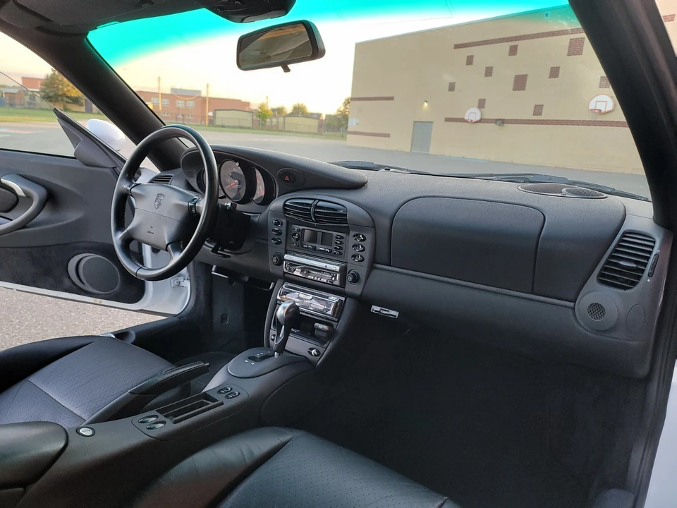 1999 Porsche 996 Carrera - Image 19 of 30