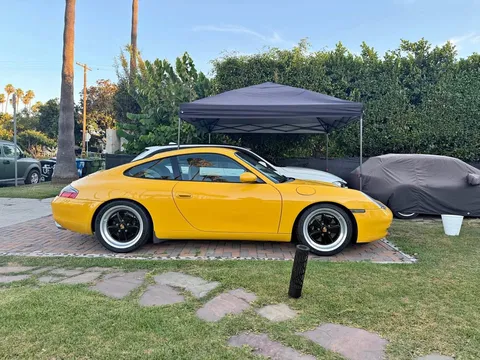 1999 Porsche 911 Carrera 2 Coupe