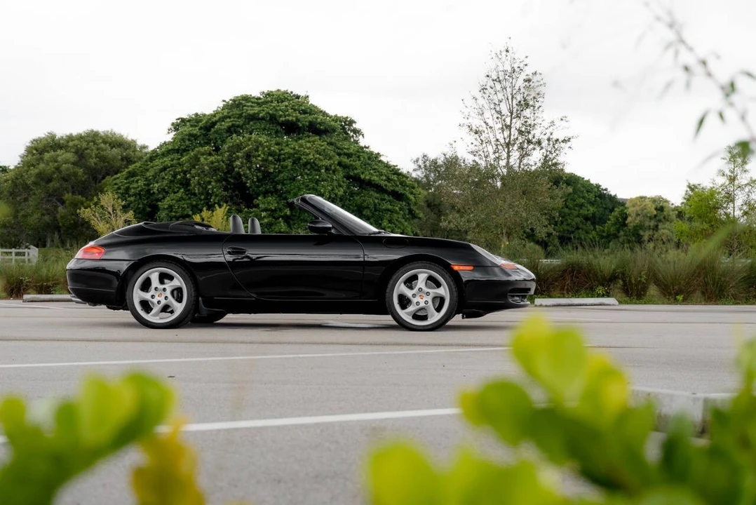 1999 Porsche 996 Carrera - Image 10 of 21
