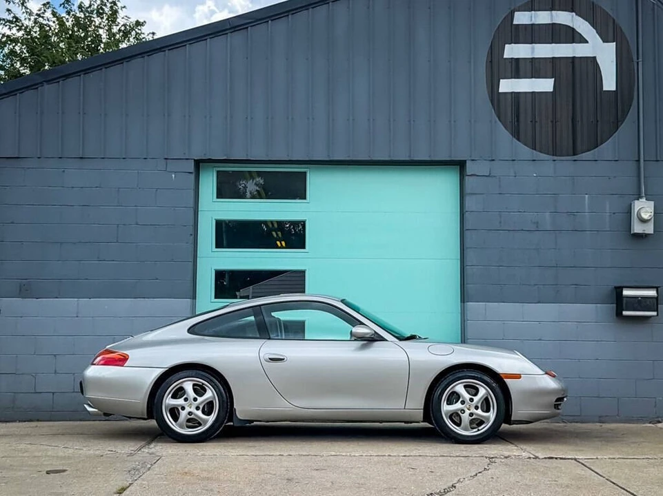 1999 Porsche 996 Carrera - Image 10 of 29
