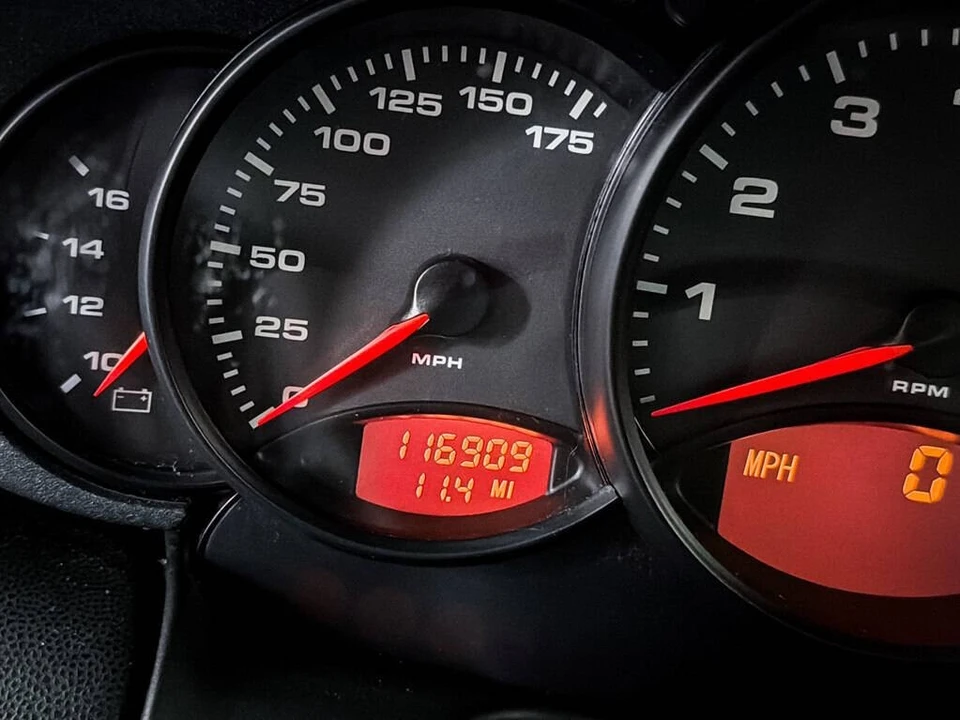1999 Porsche 996 Carrera - Image 28 of 29