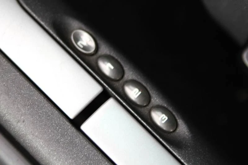 1999 Porsche 996 Carrera - Image 28 of 31