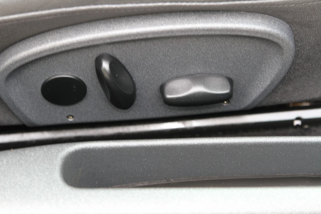 1999 Porsche 996 Carrera - Image 26 of 31