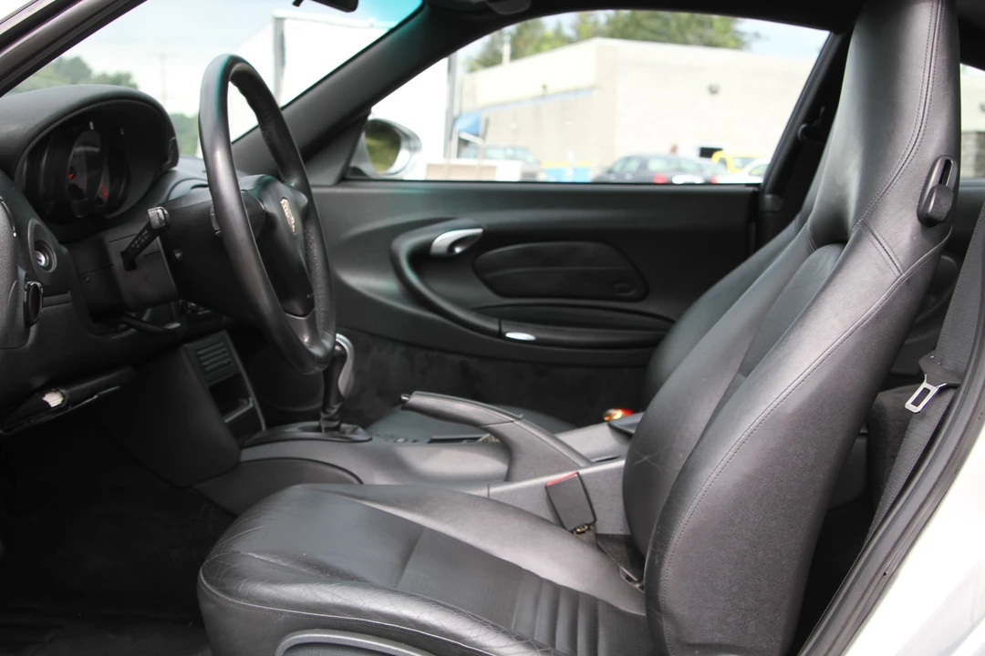 1999 Porsche 996 Carrera - Image 17 of 31