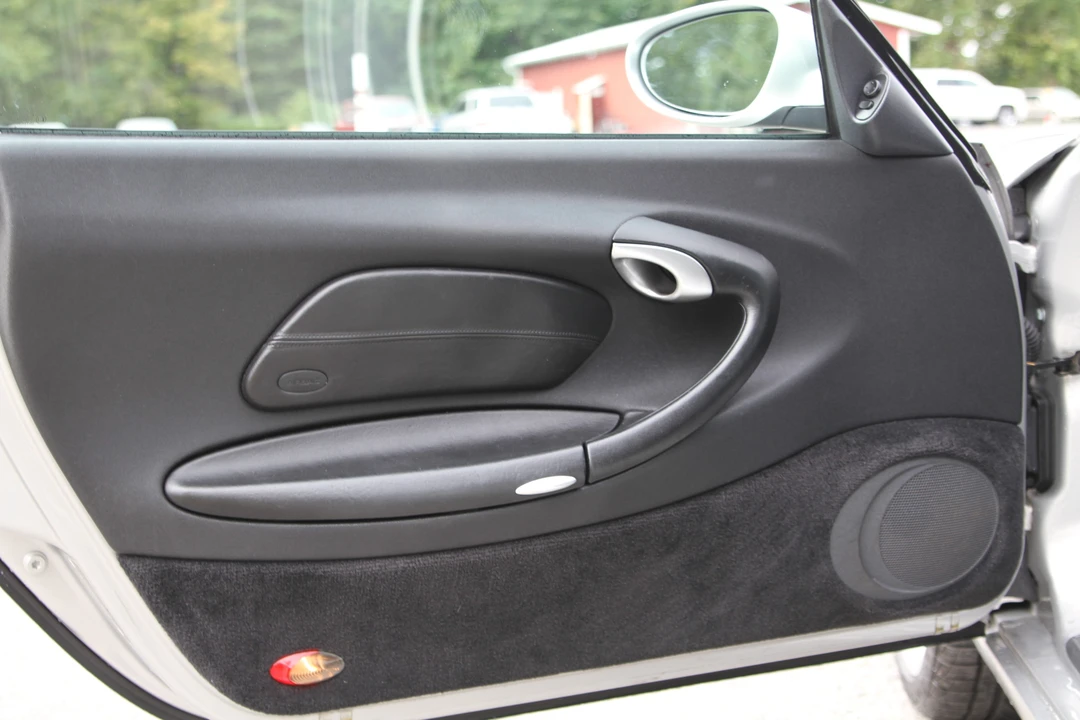 1999 Porsche 996 Carrera - Image 22 of 31