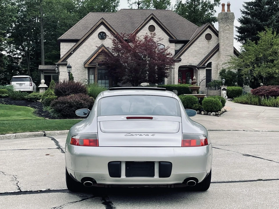 1999 Porsche 996 Carrera - Image 27 of 31