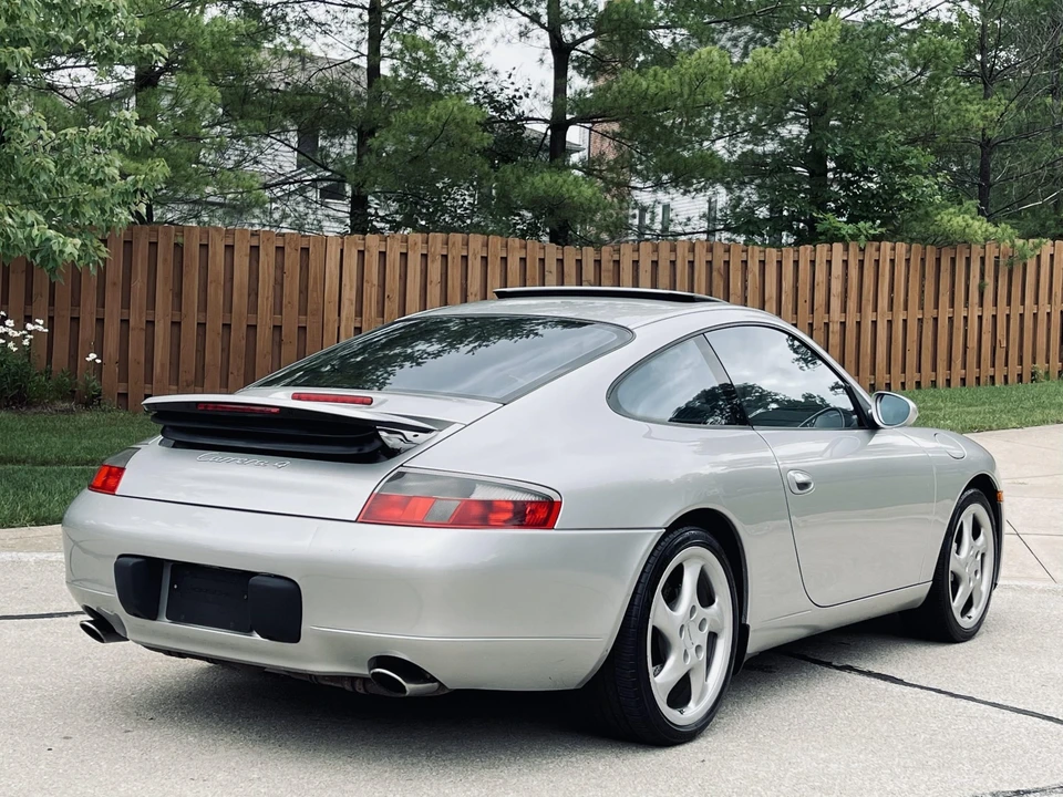 1999 Porsche 996 Carrera - Image 25 of 31