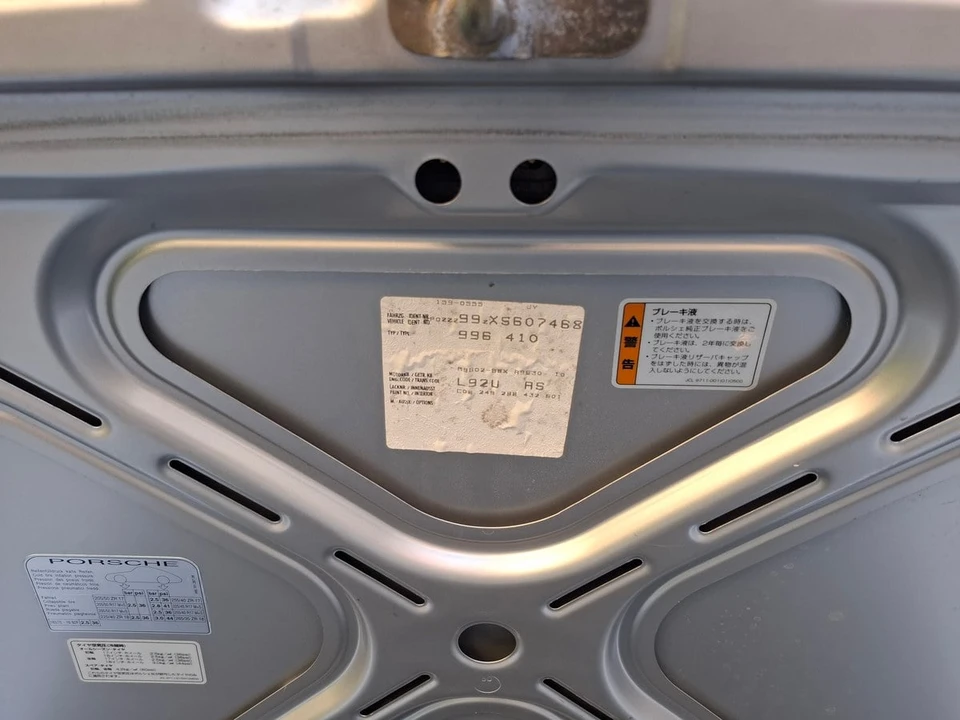 1999 Porsche 996 Carrera 4 - Image 28 of 30