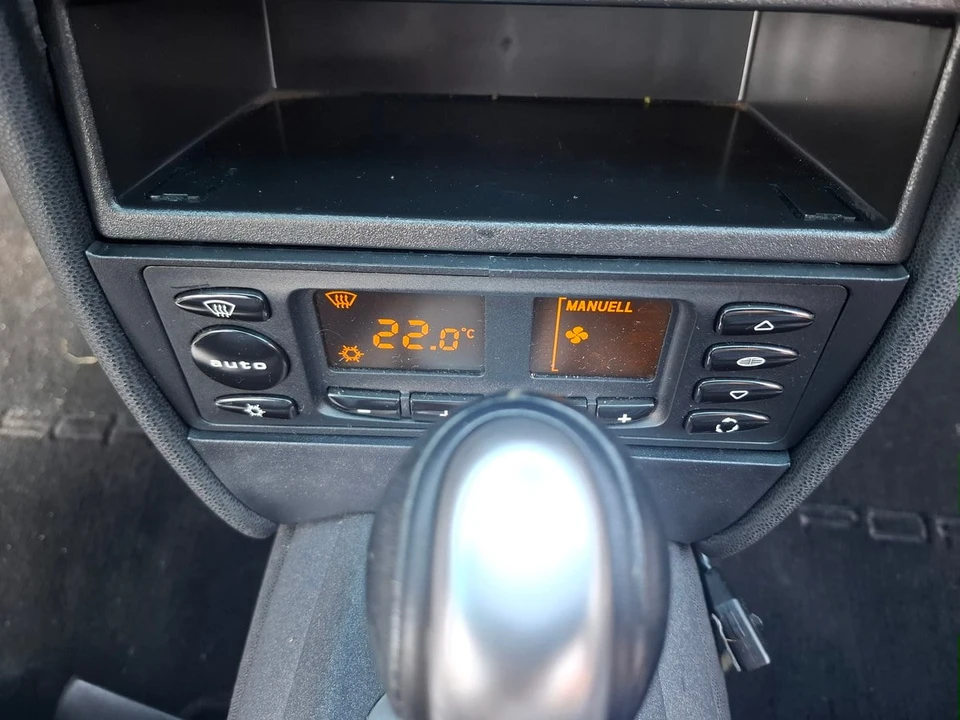 1999 Porsche 996 Carrera 4 - Image 22 of 30