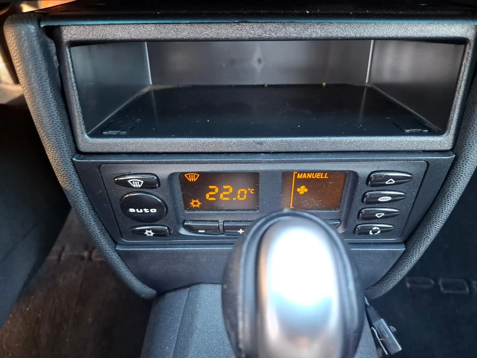 1999 Porsche 996 Carrera 4 - Image 26 of 30