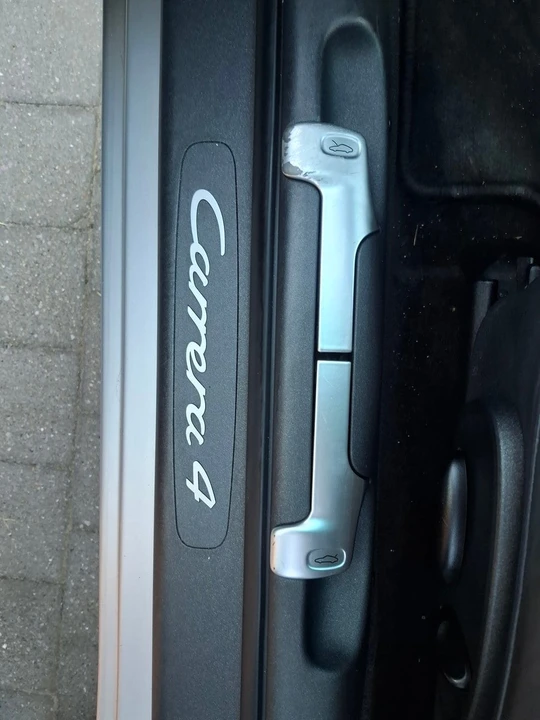 1999 Porsche 996 Carrera 4 - Image 25 of 30