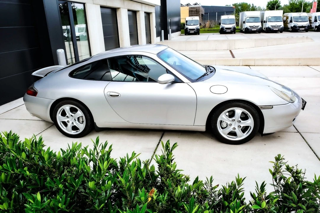 1999 Porsche 996 Carrera 4 - Image 5 of 30