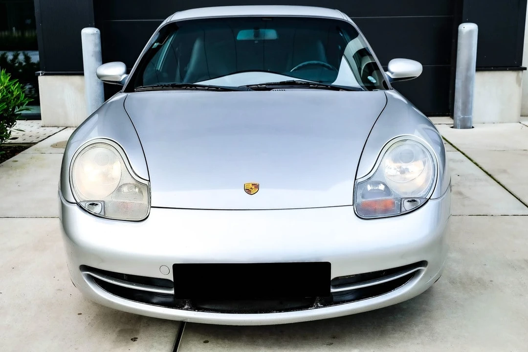 1999 Porsche 996 Carrera 4 - Image 6 of 30