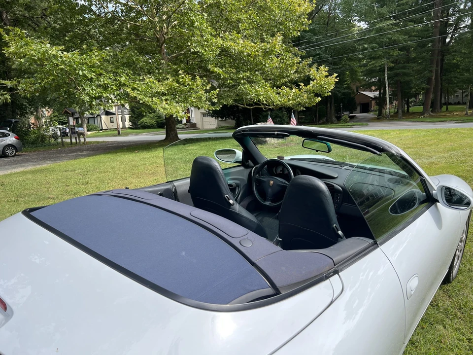 1999 Porsche 996 Carrera 4 - Image 28 of 31
