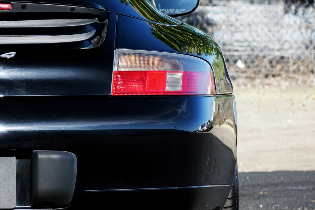 1999 Porsche 996 Carrera - Image 10 of 31
