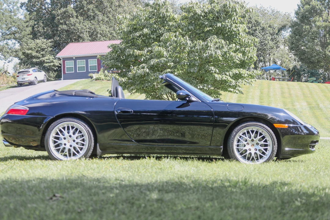 1999 Porsche 996 Carrera 4 - Image 11 of 31