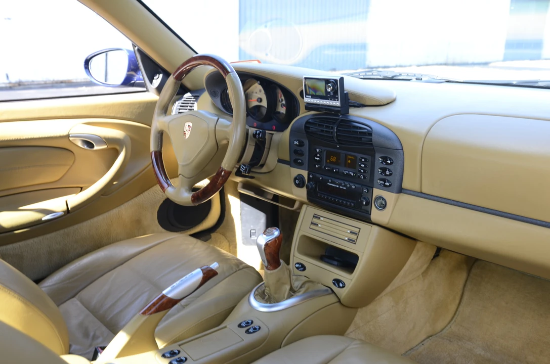 1999 Porsche 996 Carrera - Image 26 of 31