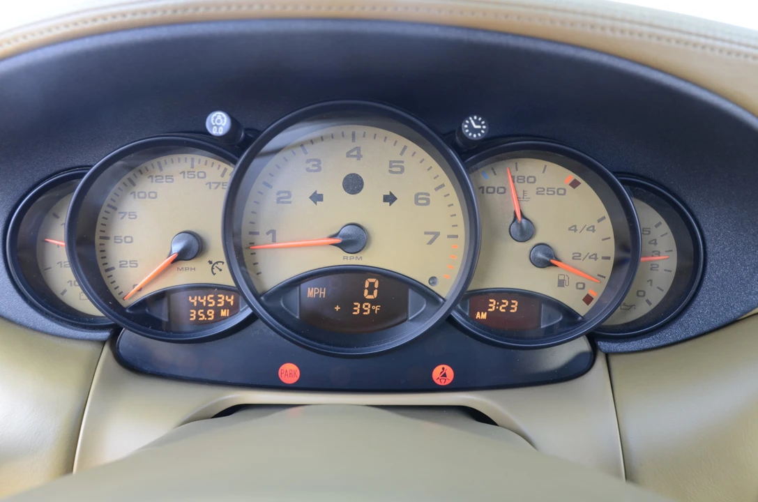 1999 Porsche 996 Carrera - Image 29 of 31
