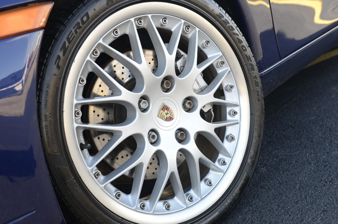 1999 Porsche 996 Carrera - Image 24 of 31