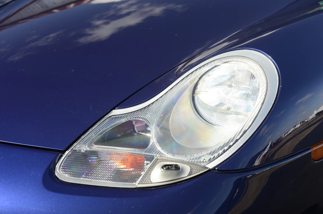 1999 Porsche 996 Carrera - Image 12 of 31