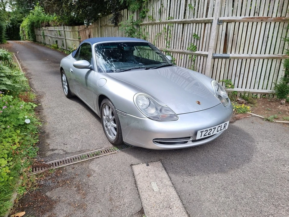 1999 Porsche 996 Carrera 4 - Image 18 of 30