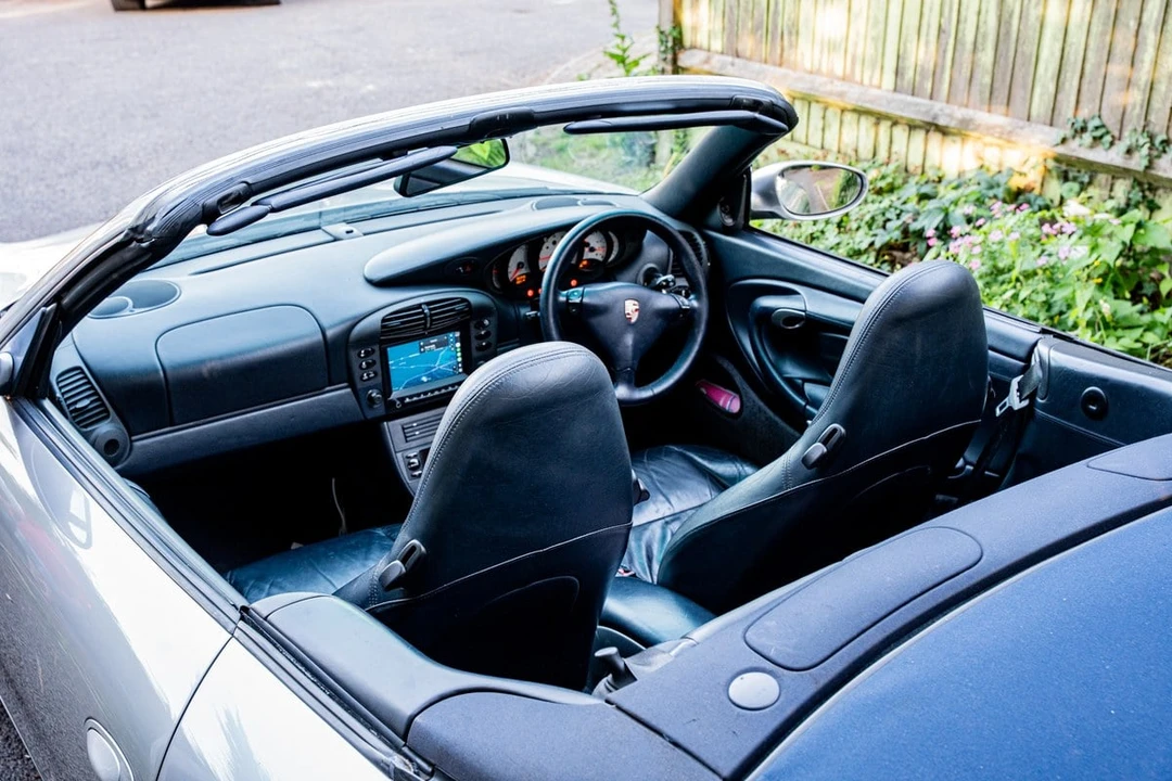 1999 Porsche 996 Carrera 4 - Image 9 of 30