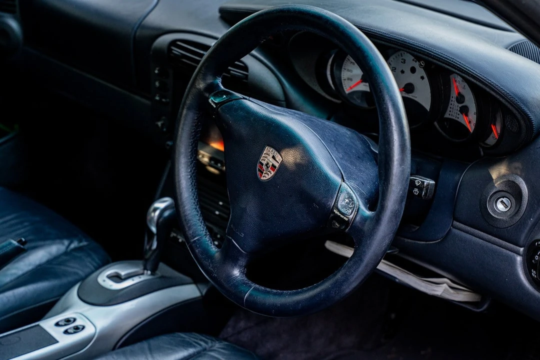 1999 Porsche 996 Carrera 4 - Image 25 of 30