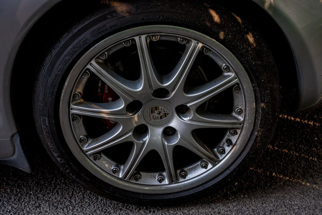 1999 Porsche 996 Carrera 4 - Image 22 of 30