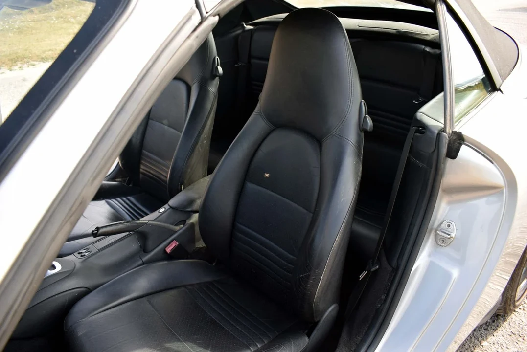 1999 Porsche 996 Carrera 4 - Image 10 of 30