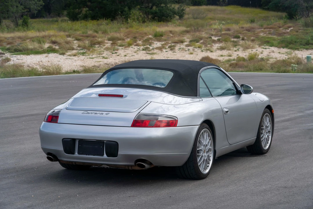 1999 Porsche 996 Carrera - Image 24 of 31